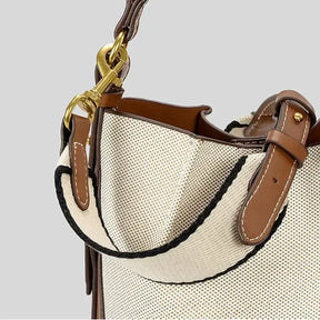 Bolsa Zafira em Couro Estruturado com Design Contemporâneo