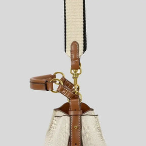 Bolsa Zafira em Couro Estruturado com Design Contemporâneo